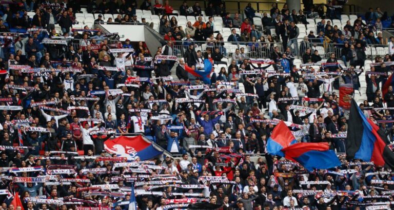 1200-L-ol-les-supporters-rclament-le-dpart-de-textor-aprs-la-relgation-prononce-par-la-dncg.jpg
