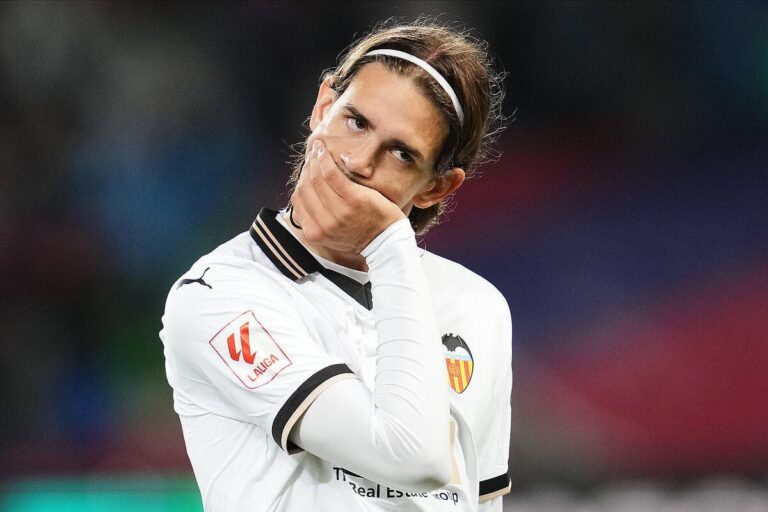 25-me-pour-un-lateral-gauche-le-psg-profite-d-une-super-promo-iconsport_216194_0131-394985.jpg