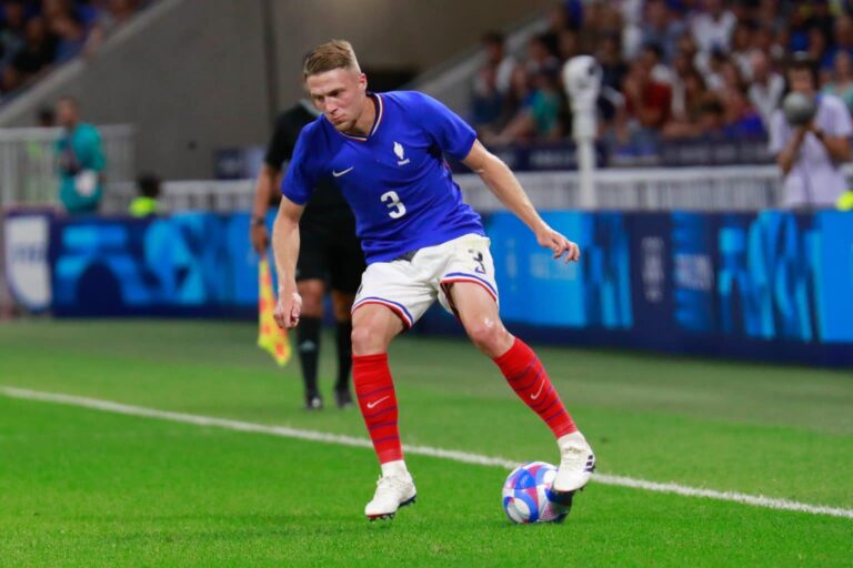 Adrien-Truffert-Equipe-de-France-1536x1024.jpg