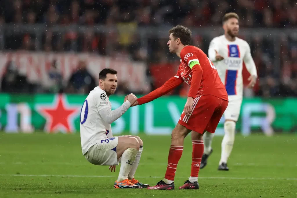 Bayern-Messi-recoit-une-declaration-damour-de-Muller.webp.webp