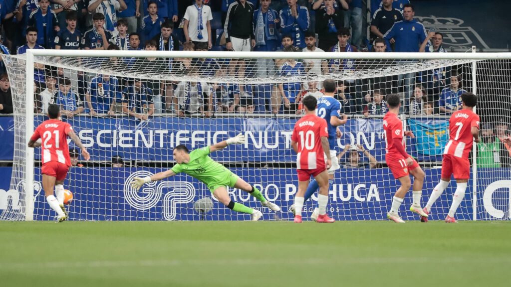 Le-Real-Oviedo-lors-des-barrages-en-vue-de-la-montee-en-Liga-11-juin-2025-2100856.jpg