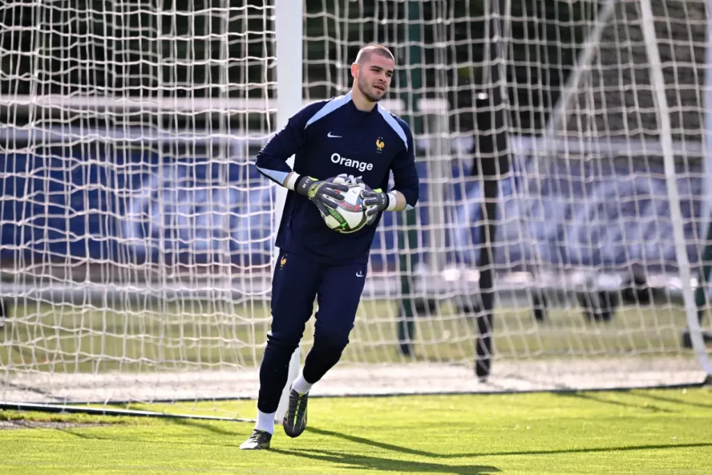 Lucas-Chevalier-harcele-par-MAnhester-United-©Alamy.webp.webp