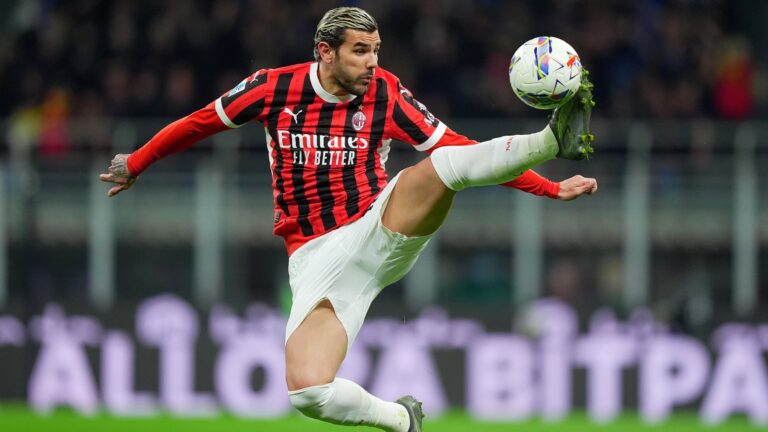 Theo-Hernandez-avec-l-AC-Milan-le-9-mai-2025-2094398.jpg