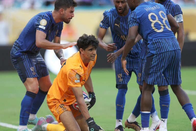 Yassine-Bounou-Al-Hilal-1.jpg