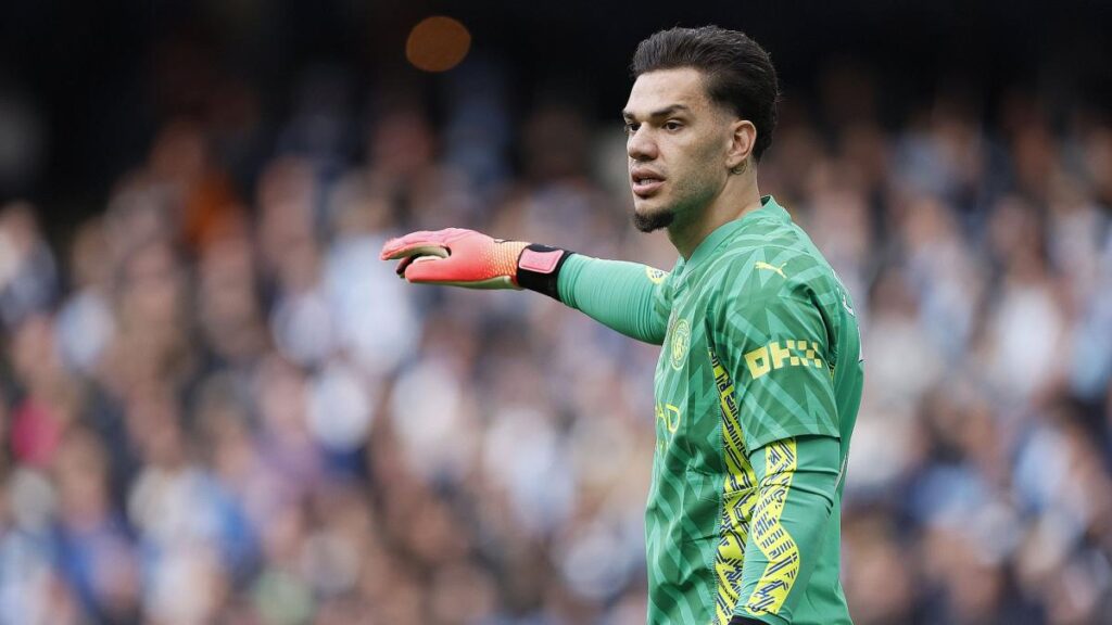 ederson-2324.jpg