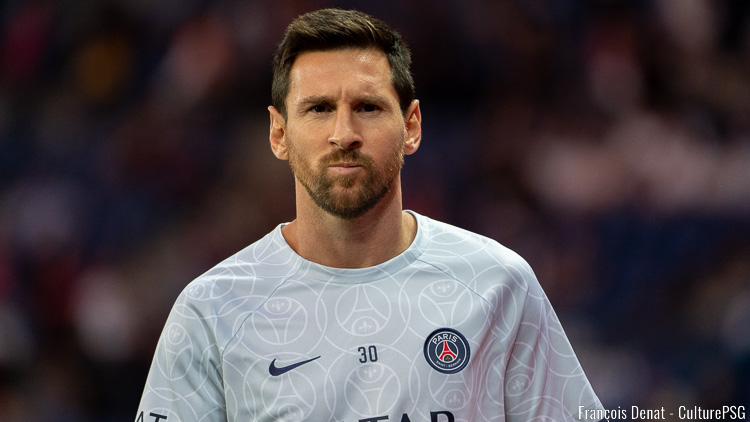 messi_regard_20220906_PSG_Juventus_201451_A7F00169.jpg
