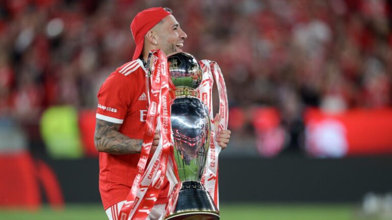 otamendi2223.jpg