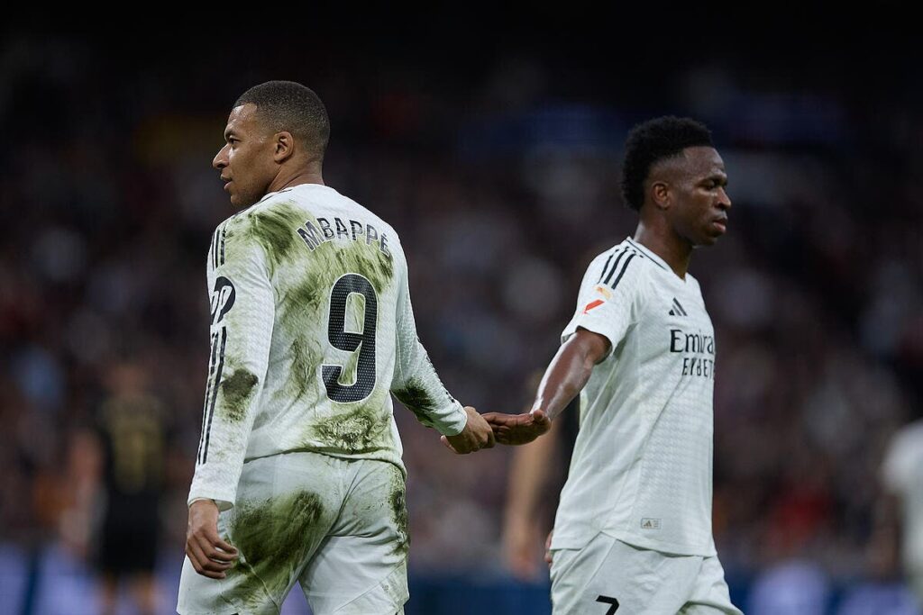 vinicius-devoile-son-reve-mbappe-est-concerne-iconsport_256745_0055-394844.jpg