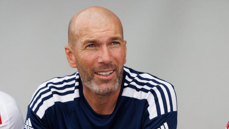 zinedine-zidane-2324-6.jpg