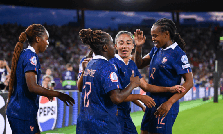 Euro-feminin-de-football-2025-Les-Bleues-se-font-peur-contre-lAngleterre-mais-reussissent-leur-entre.png