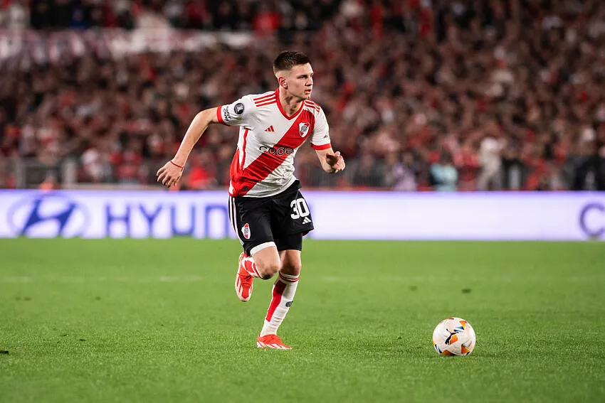 ICONSPORT_237463_0015-1.webp.webp