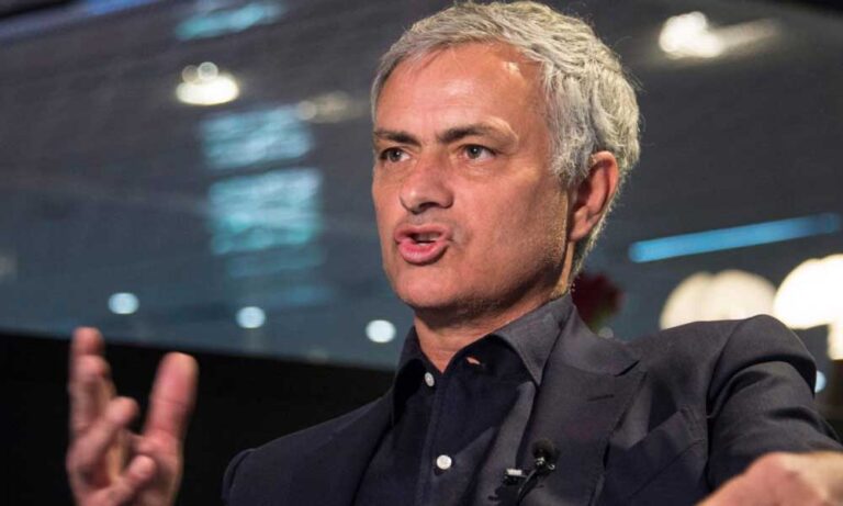 Mourinho-fait-savoir-au-PSG-quil-est-disponible-meme-sil-discute-avec-lAS-Rome-explique-LEquipe.jpg