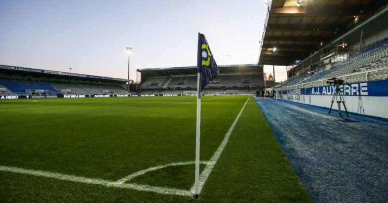 Stade-Abbe-Deschamps-Auxerre.jpg