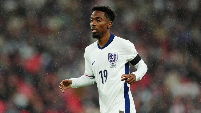 angel-gomes-2425.jpg
