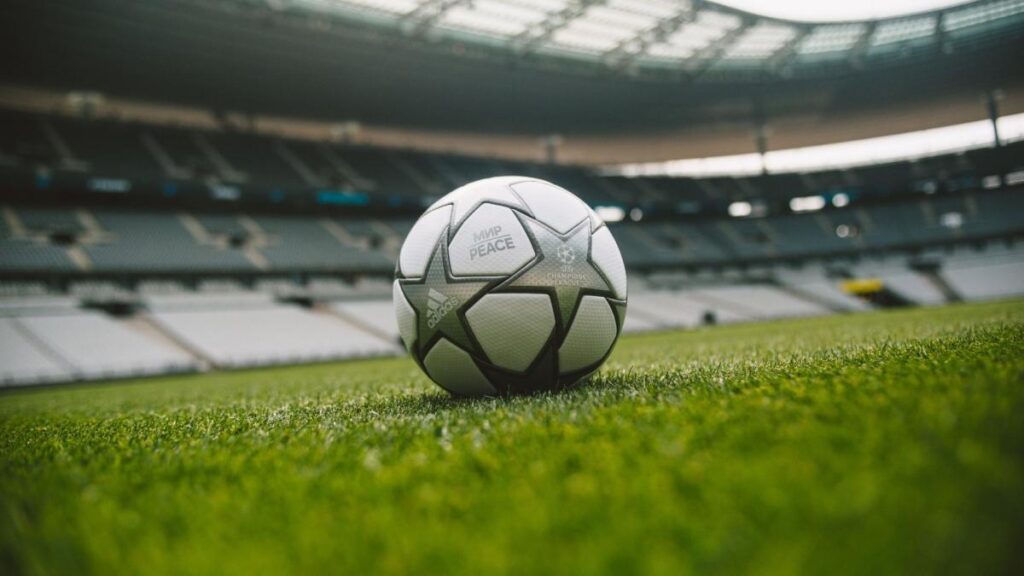 ballon-finale-c1-adidas-2122-img4.jpg
