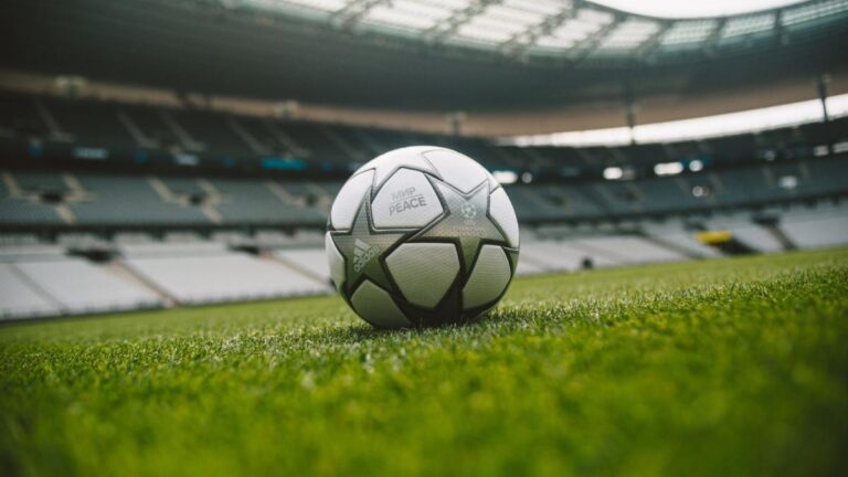 ballon-finale-c1-adidas-2122-img4.jpg