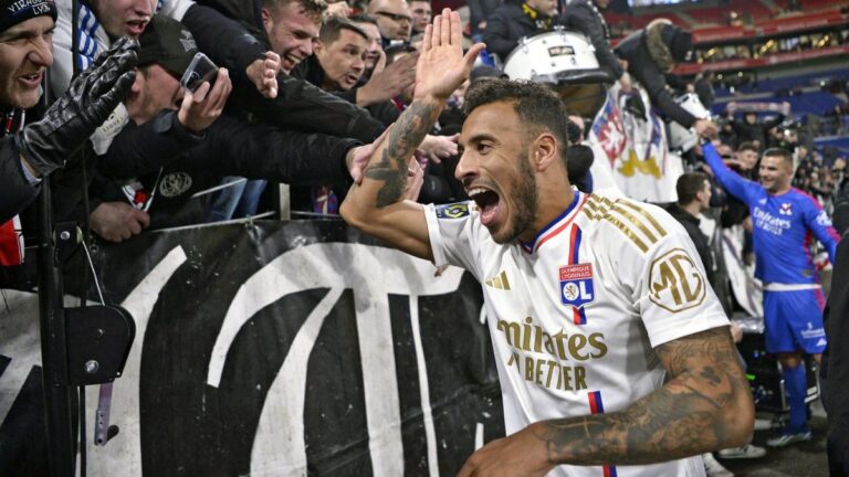 corentin-tolisso-2324-4.jpg