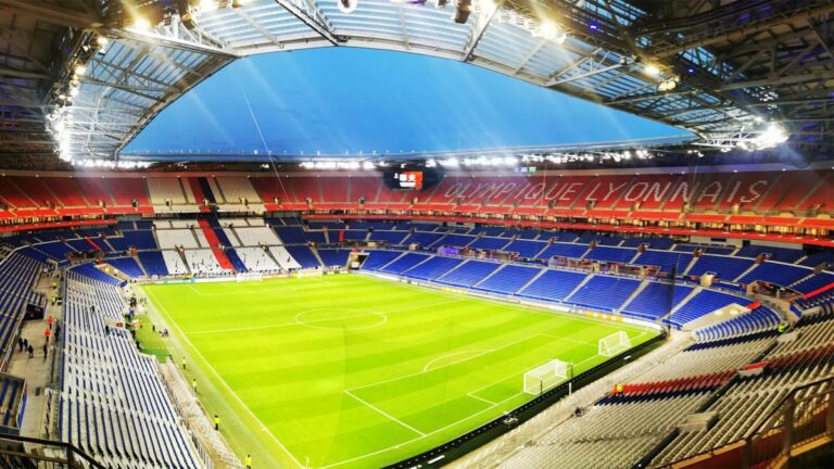 groupama-stadium-olympique-lyonnais.jpg