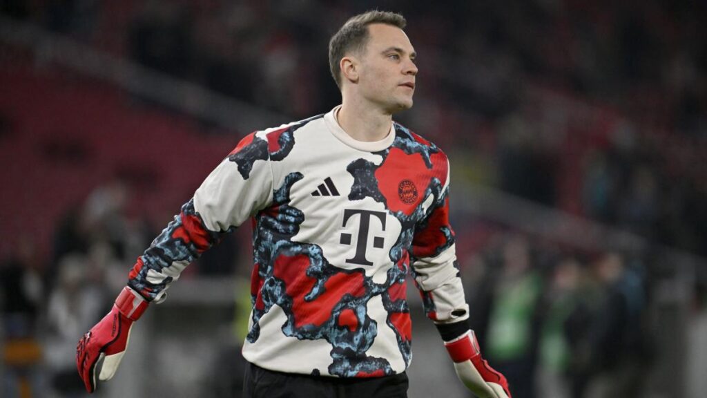 manuel-neuer-2425-15.jpg