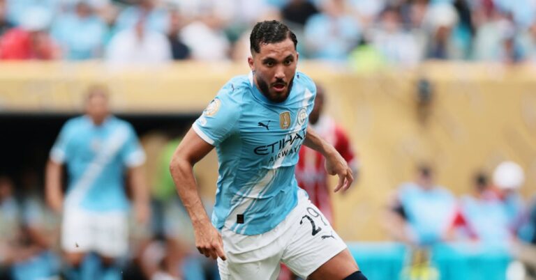 rayan-cherki-manchester-city-1.jpg